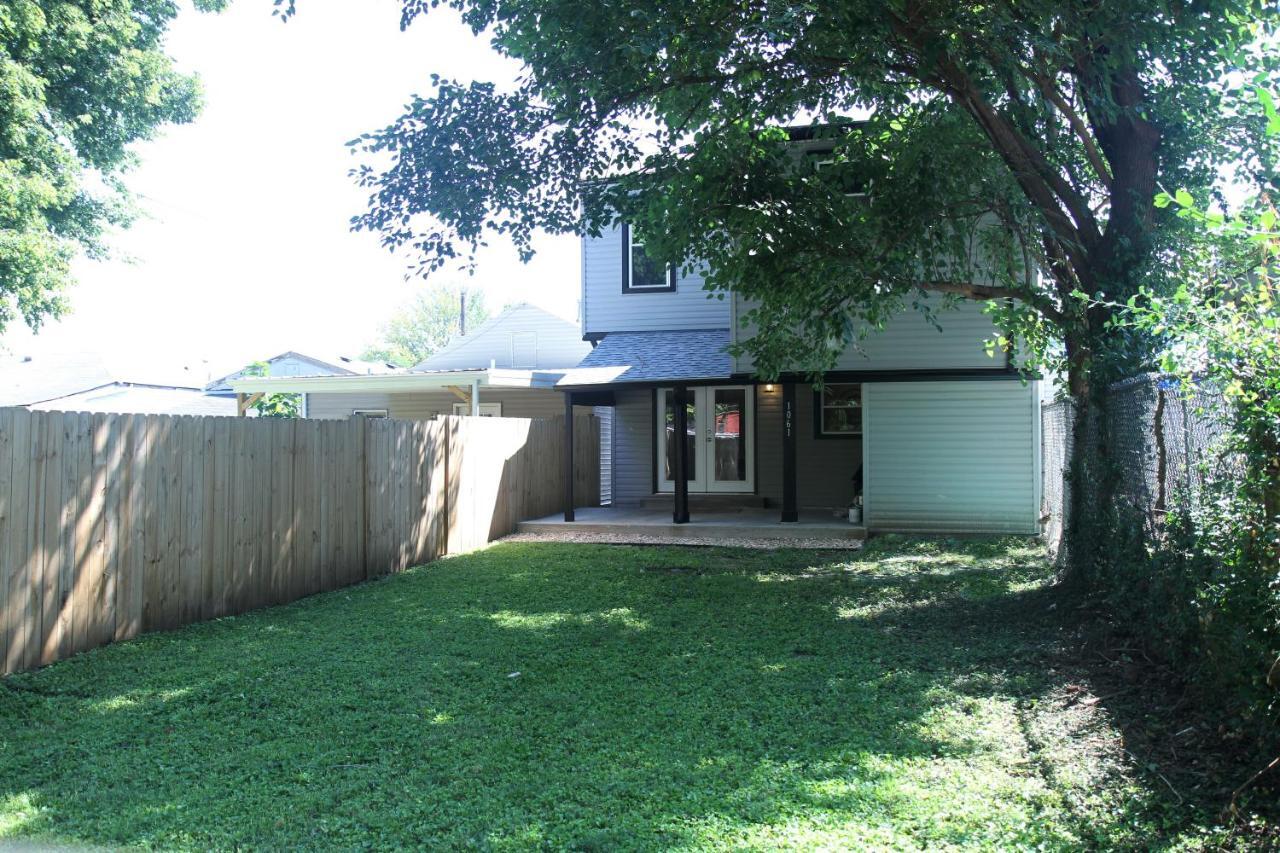 The Orange Door-sleeps 10 Holiday home Louisville