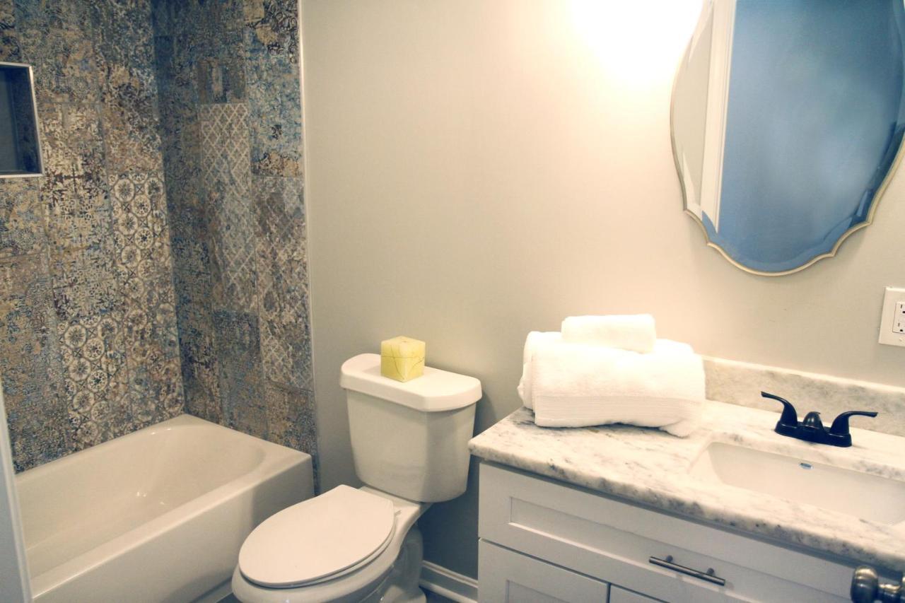 Holiday home The Orange Door-sleeps 10 Louisville